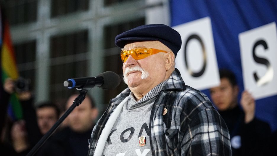 Lech Walesa speaking to the crowd with EU and Polish flags are seen in Gdansk, Poland on 10 October 2021 People take to the streets around a country to voice opposition against a ruling from the countrys Constitutional Tribunal on Thursday saying that the constitution overrides some EU laws. (Photo by Michal Fludra/NurPhoto via Getty Images)