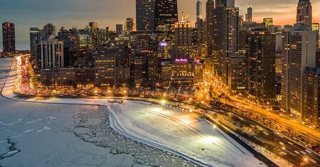 Takiego Chicago jeszcze nie widzieliście. Razvan Sera to prawdziwy mistrz fotografii lotniczej