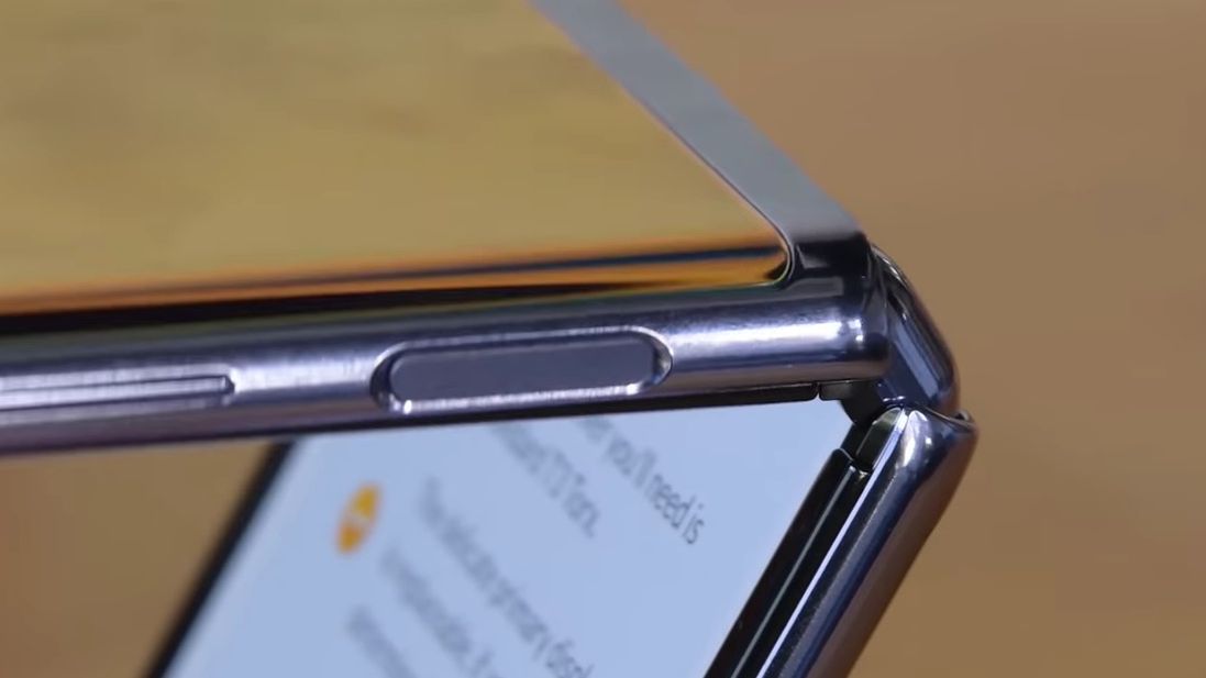 Samsung Galaxy Z Flip sprawdzony pod kątem odporności na pył. (Nie) jest kolorowo 1