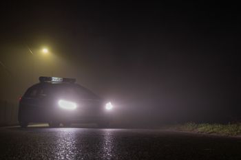 Radom: Nocne kontrole. Policjanci sprawdzili prawie 100 kierowców