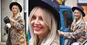 Zadowolona Agnieszka Woźniak-Starak w stylizacji "na włóczykija" mknie zrobić sobie NOWE PAZY (ZDJĘCIA)