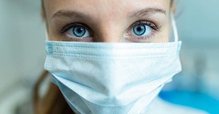 800 tys. maseczek dziennie. Włosi znaleźli sposób