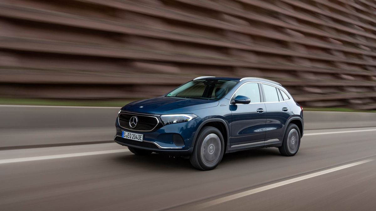 Mercedes EQA 4Matic wjeżdża do polskich salonów