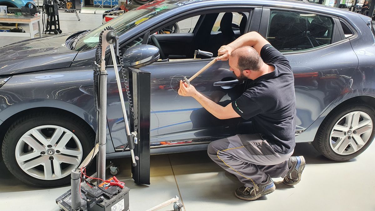 Poprawki lakiernicze na razie nie obejmują większych napraw. Na razie...