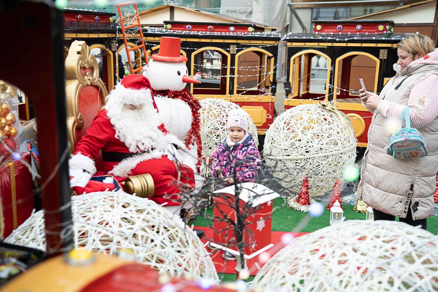 W Drezdenku, w sobotę (6.12) na placu Wileńskim. Grupa miłośników pojazdów wojskowych &#34;Militarni Drezdenko&#34; będzie częstować wojskową grochówką i kiełbasą z kotła w zamian za wsparcie mieszkańców Drezdenka poszkodowanych w pożarze. 
