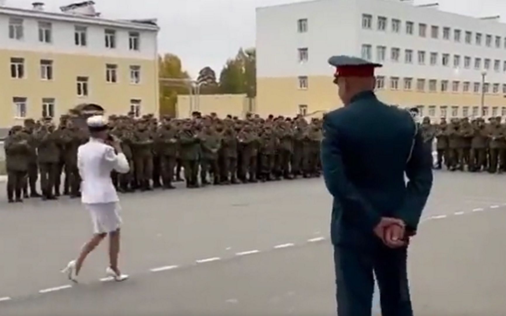 Sceny niczym z komedii w Rosji. Tak wyglądała niespodzianka dla poborowych