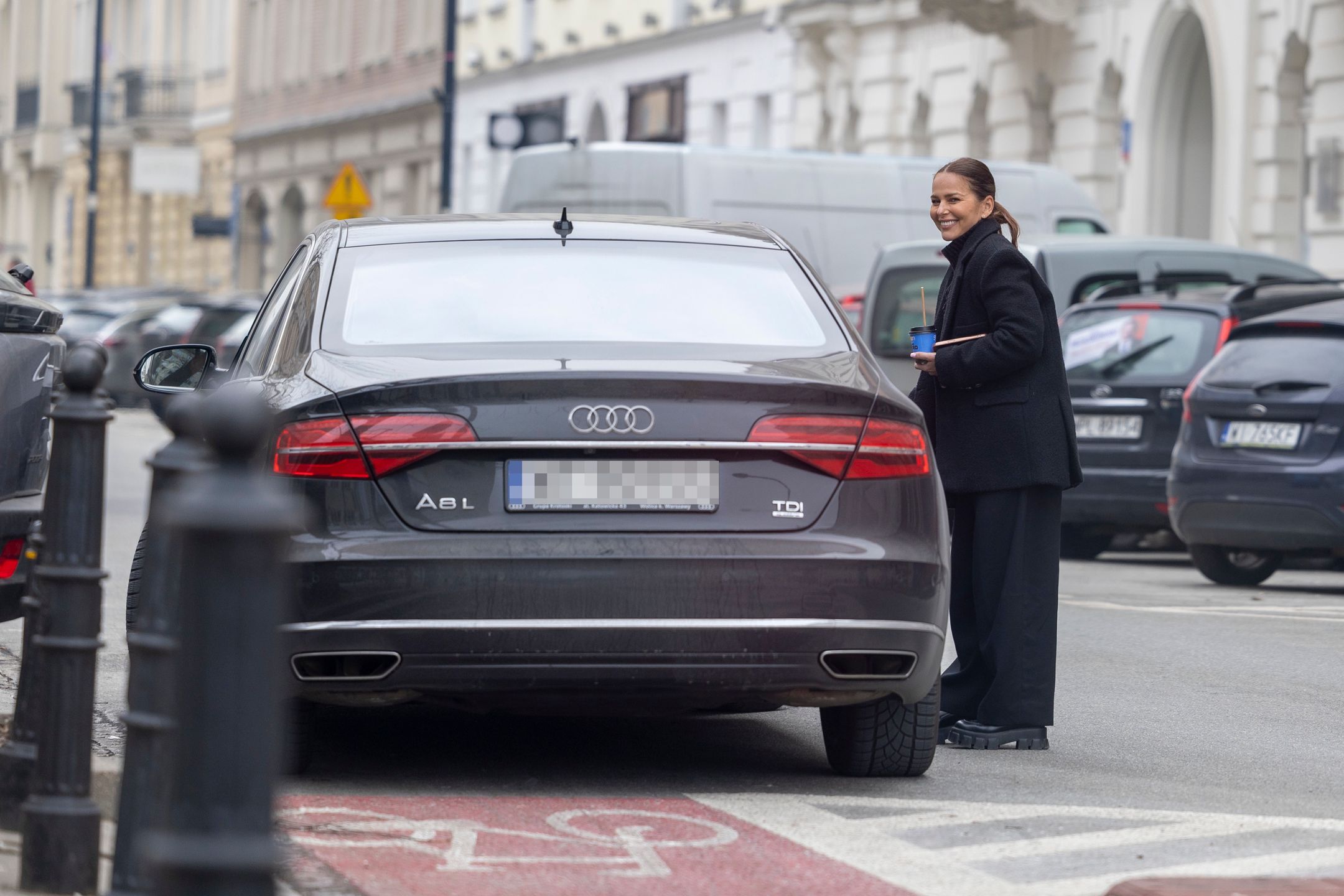 Paulina Sykut-Jeżyna wraca z udanego shoppingu