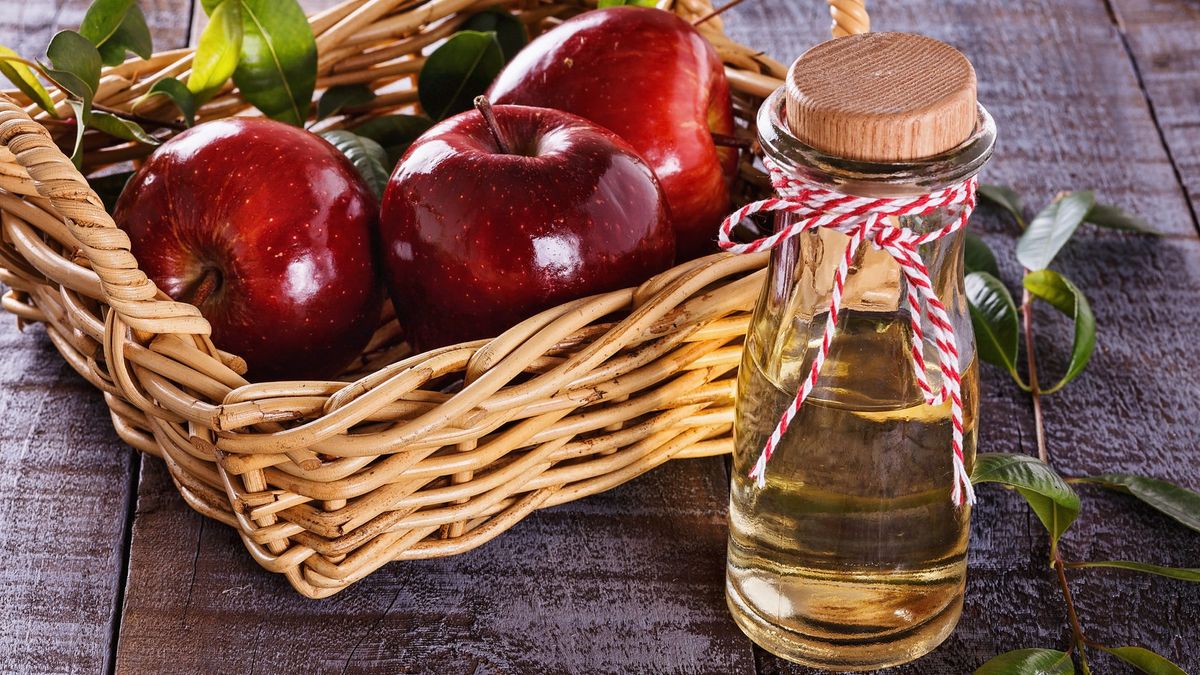 Ocet jabłkowy w naturalny sposób zniweluje przykry zapach potu