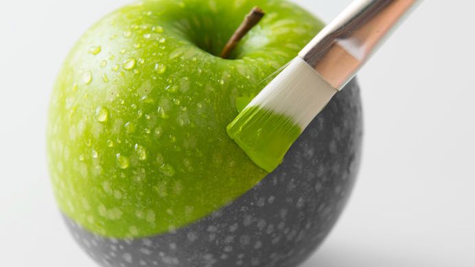 E141, czyli kompleksy miedziowe chlorofili i chlorofilin, to jeden z powszechnie stosowanych barwników.