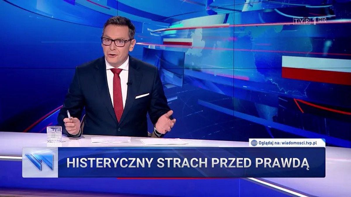 "Wiadomości" rozmawiały z kolegą Sikorskiego. Wspomniały o "panicznej histerii"