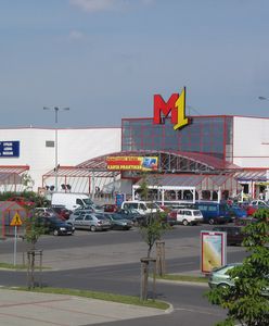 Radom. Mężczyzna zabarykadował się w centrum handlowym