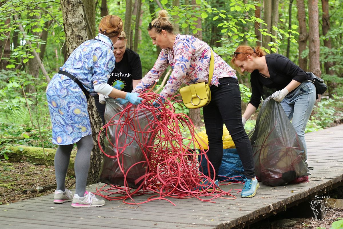 Warszawa. Fundacja Nasza Ziemia posprzątała Targówek