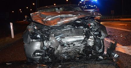 Wymuszenie pierwszeństwa przez kierowcę Audi. Obrażenia u kierowcy i pasażera drugiego samochodu