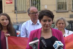 Lewica broni aktywistek LGBT. Wcześniej wywieszały tęczowe flagi. "Ich zatrzymanie to skandal"