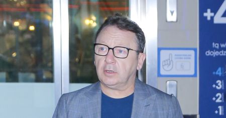 Zamachowski przyłapany za kierownicą. Ma bardzo skromne auto