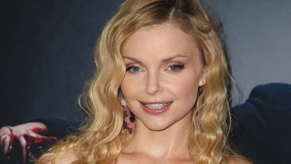 Izabella Miko