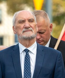 5 tys. funtów za zmianę opinii? Mail obciąża Macierewicza