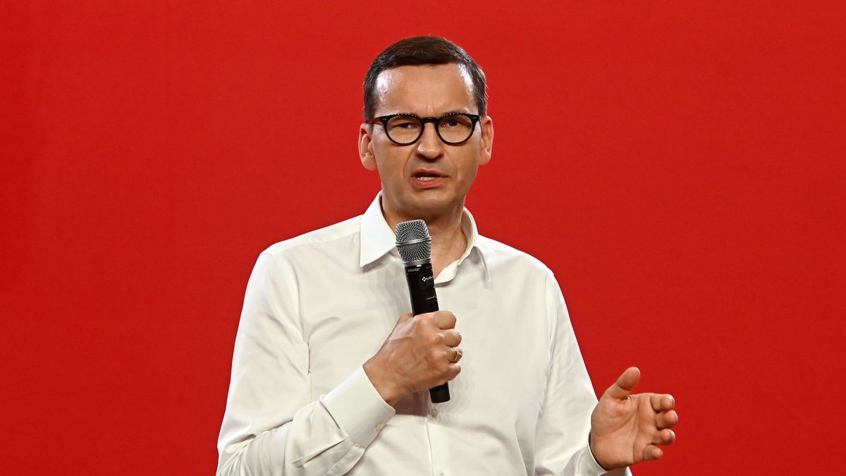 Mateusz Morawiecki
Wejherowo, 23.07.2022. Premier Mateusz Morawiecki podczas spotkania z mieszka�cami miasta w Szkole Podstawowej Zgromadzenia Si�str Zmartwychwstania Pa�skiego w Wejherowie, 23 bm. (amb) PAP/Marcin Gadomski
Marcin Gadomski
mieszka�cami, polityk, polityka, spotkanie, Szko�a Podstawowa Zgromadzenia Si�str Zmartwychwstania Pa�skiego, wizyta