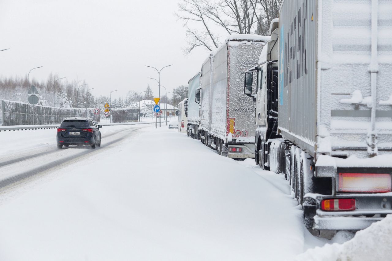 Atak zimy trwa. Wzmożone kontrole ciężarówek? ITD mówi, co się dzieje