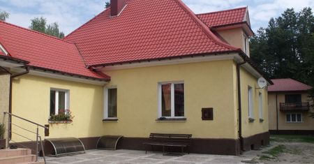 Namiastka prawdziwego domu – Starostwo wyremontowało budynek Domu Dziecka w Małachowie