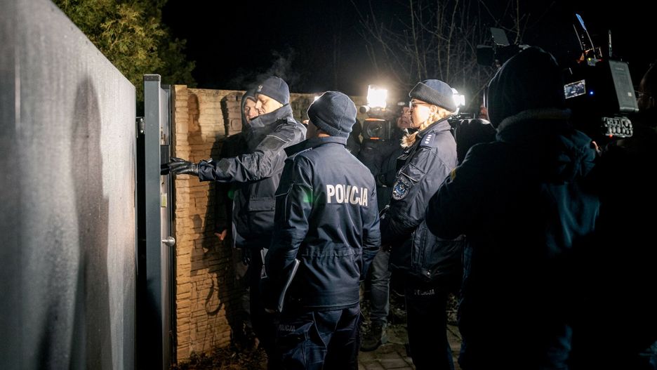 Policja przed domem Zbigniewa Ziobry w Jeruzalu

