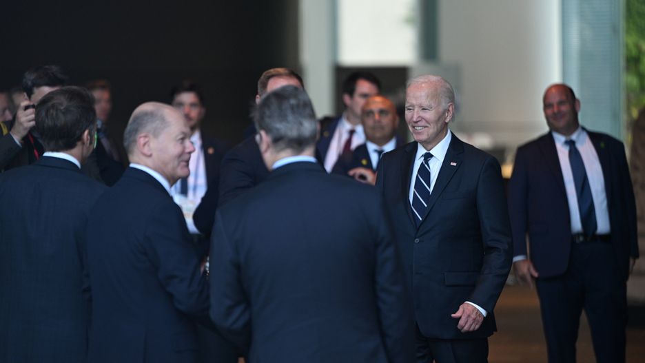 Biden joins European leaders for talks in Berlin
18 October 2024, Berlin: US President Joe Biden greets President of France Emmanuel Macron, German Chancellor Olaf Scholz and British Prime Minister Keir Starmer at the Chancellery. Photo: Sebastian Gollnow/dpa 
Dostawca: PAP/DPA.
Sebastian Gollnow
---, USA