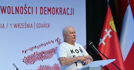Lech Wałęsa przemawiał w Stoczni Gdańskiej. Wbił rządowi szpilę