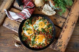 Śniadanie białkowo-tłuszczowe - czy jest zdrowe, przepisy, jakie produkty można jeść