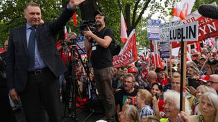 Trwa manifestacja przed Trybunałem Konstytucyjnym. Na miejscu PiS