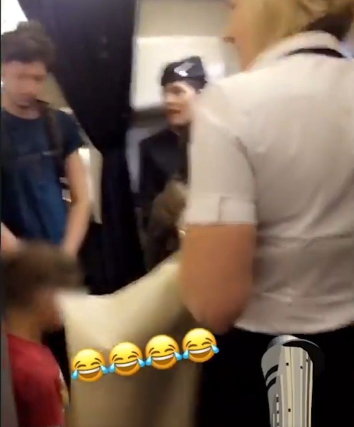 Screen z wideo nagranego przez stewarda