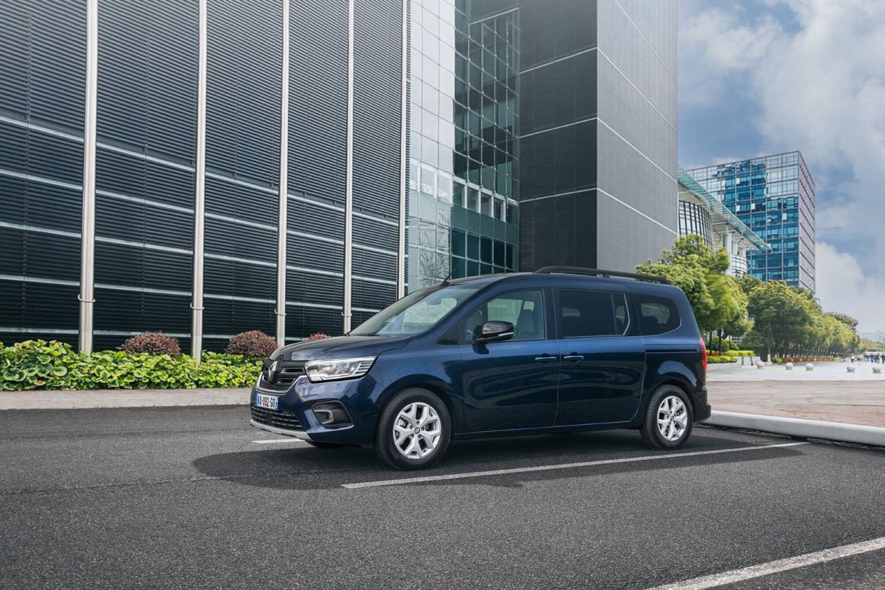 Renault Grand Kangoo debiutuje jako kombivan dla dużych rodzin