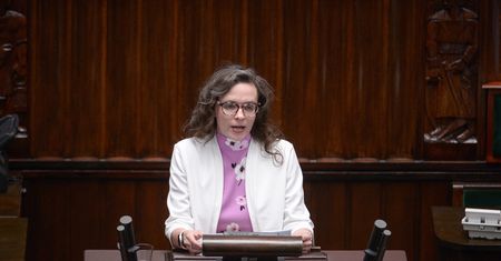 Posłanka chce zdjąć krzyż w Sejmie. Będzie awantura?