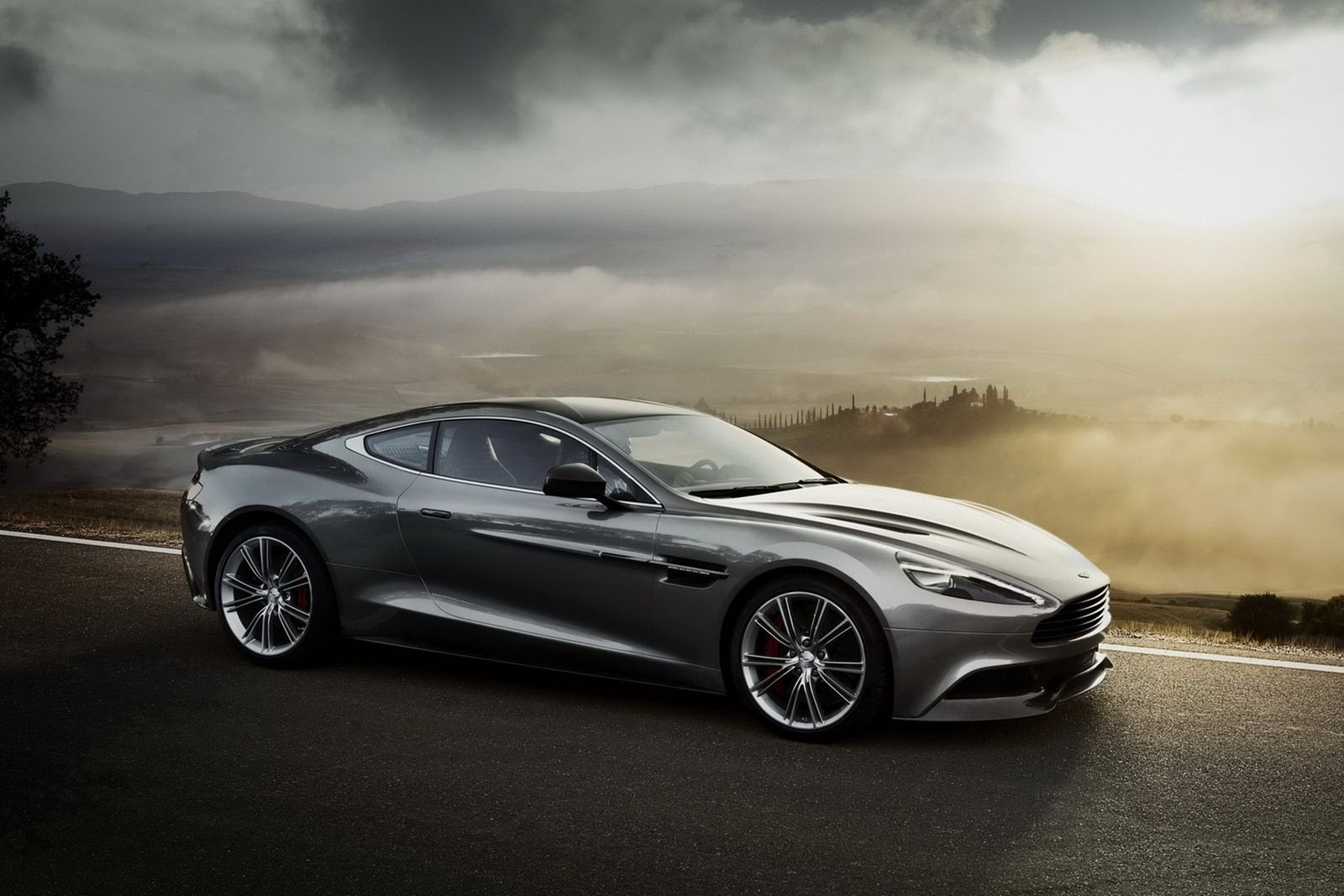 2013 Aston Martin Vanquish - uczta dla oczu [galeria] 11