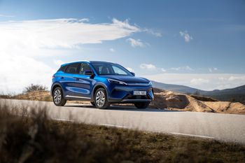 BYD dalej próbuje. Atto 3 ma już wersję EVO