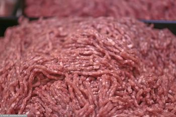 Mięso ważymy przed czy po zmieleniu? Oto odpowiedź sieci sklepów