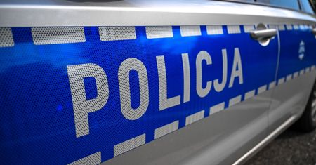 14-latka chciała kupić telefon, została oszukana. Apel policji
