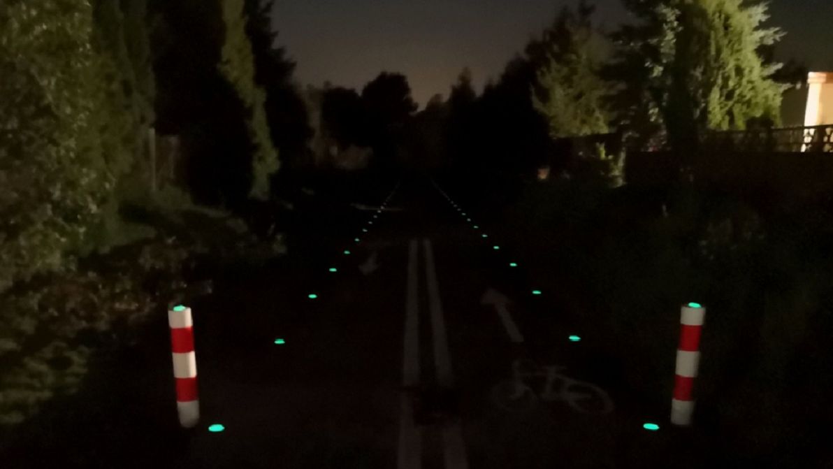 Drogi rowerowe będą bezpieczniejsze? Pomorze Zachodnie przetestuje świecące znaczniki 1
