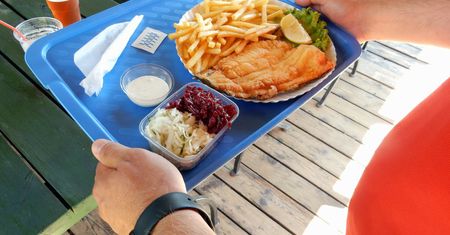 Złapali restauracje znad morza na oszustwach. Oto najczęstsze metody