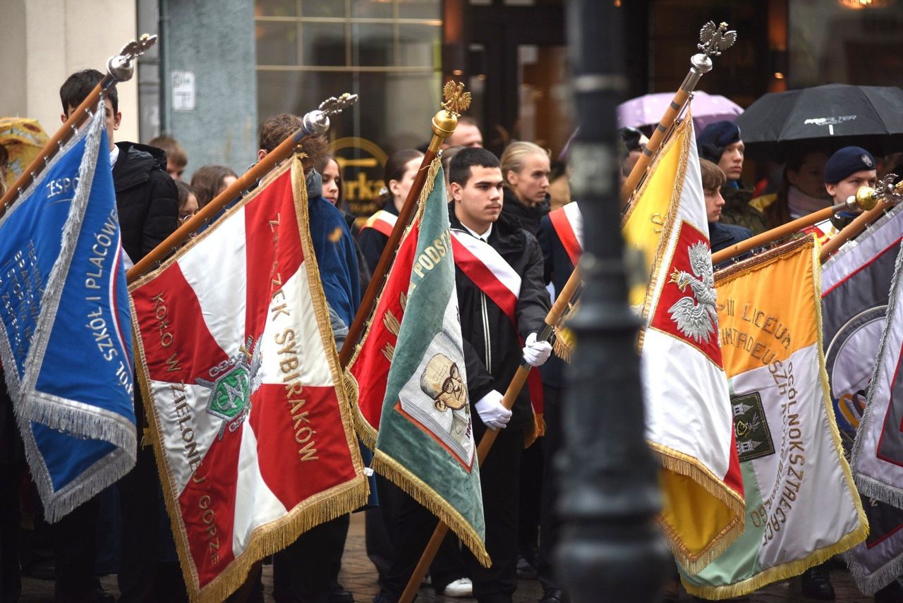 Zielona Góra: Dzień Niepodległości. Wzruszenia pod pomnikiem i na pikniku