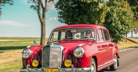 Rośnie popyt na światowy luksus. Woda na młyn Mercedesa