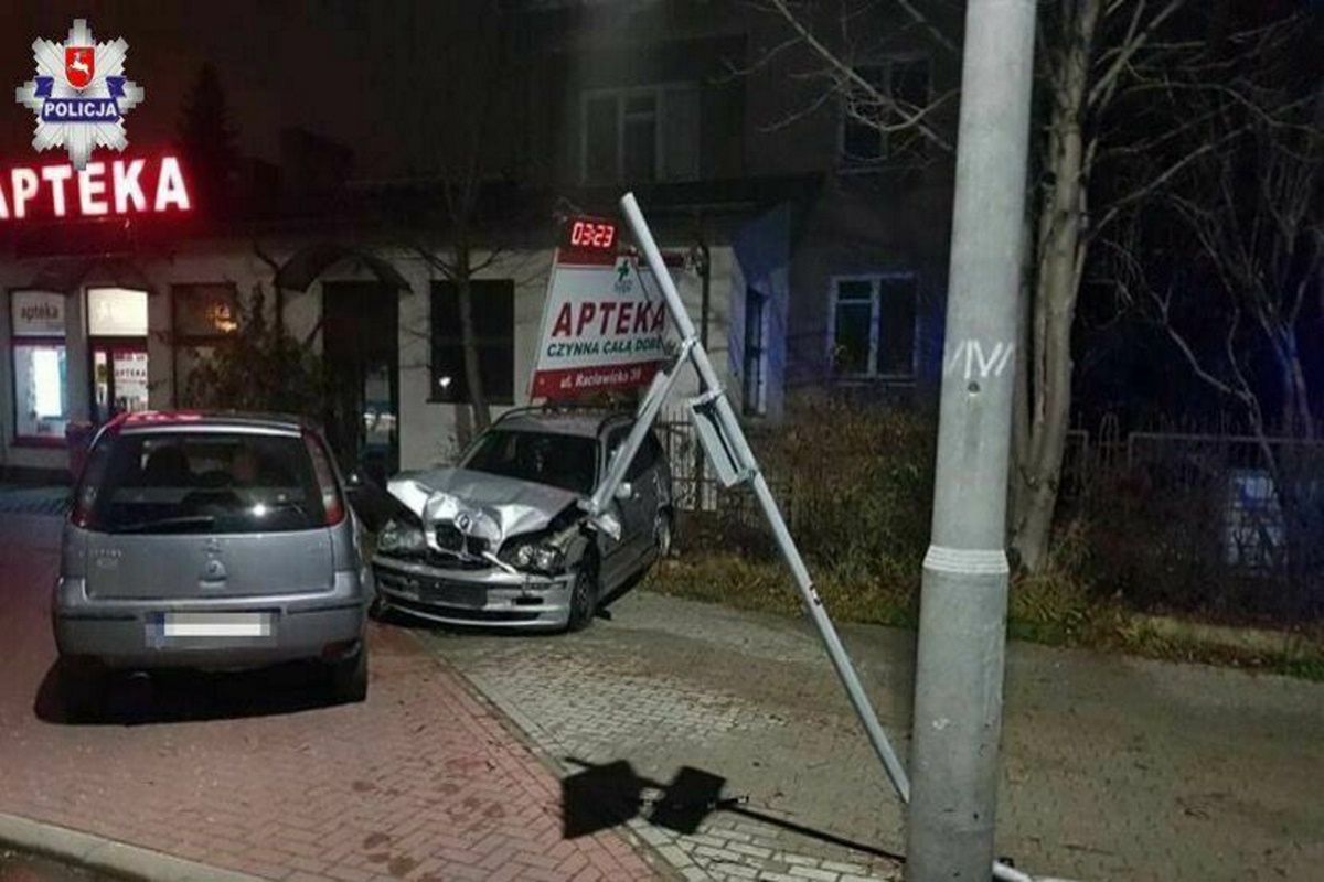 Pijany kierowca w Świdniku. Staranował ogrodzenie posesji