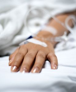 Nie chcieli się szczepić i osierocili nastoletniego syna. Nowe fakty ws. zmarłej kobiety