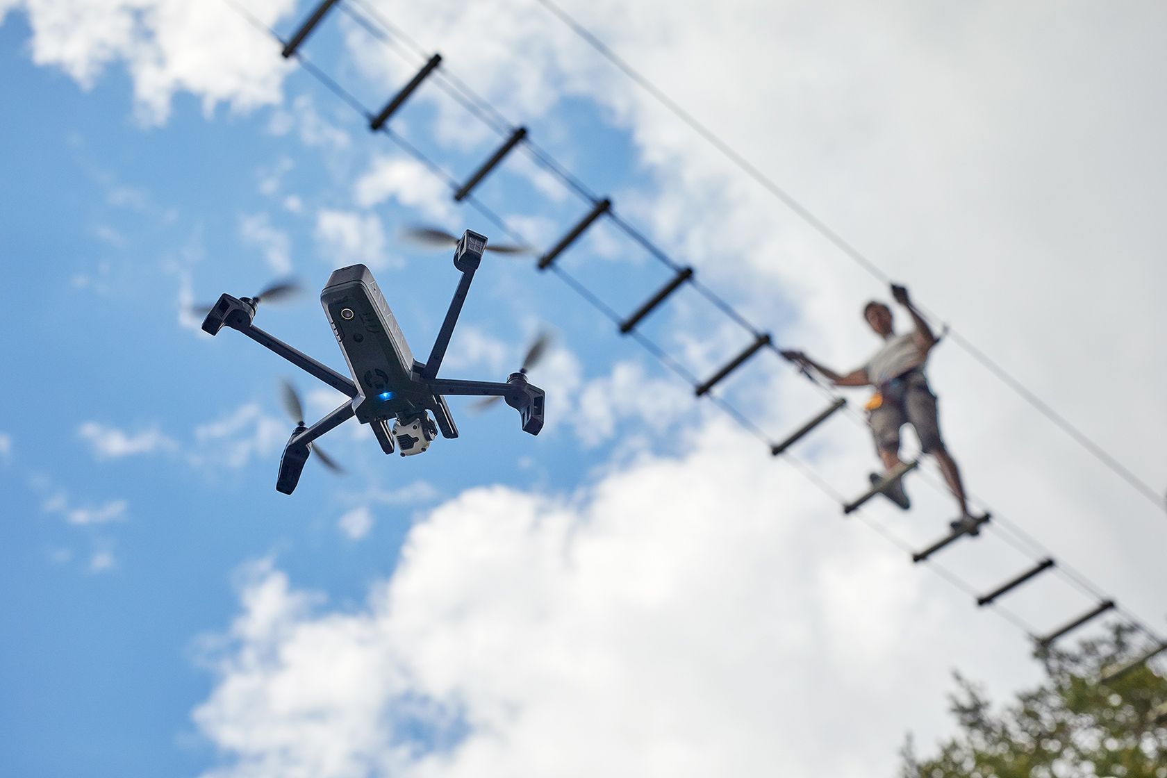 Parrot Anafi - kompaktowy dron, który może mierzyć się z DJI Mavic Air 5