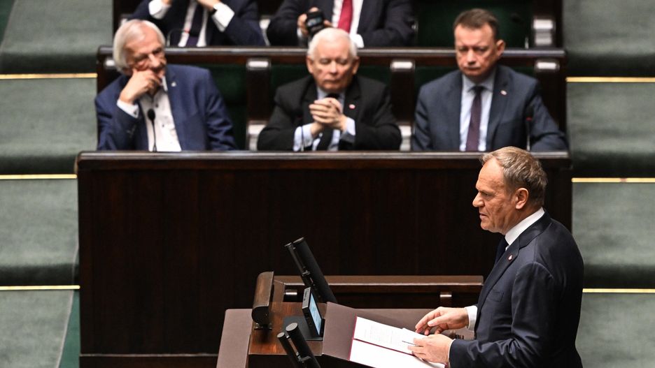 Donald Tusk
Warszawa, 07.03.2025. Premier Donald Tusk przemawia na sali obrad Sejmu w Warszawie, 7 bm. W kolejnym dniu posiedzenia ni�szej izby parlamentu pos�owie wys�uchaj� informacji premiera Donalda Tuska w sprawie sytuacji mi�dzynarodowej i bezpiecze�stwa Polski po szczycie pa�stw sojuszniczych w Londynie oraz po posiedzeniu Rady Europejskiej. (aldg) PAP/Radek Pietruszka
Radek Pietruszka
10, 10 10. X kadencja kadencji, 10., Dziesi�ta, kadencji, obrad, Obrady, plenarna, polityk polityka, Polityka, posiedzenie, Posiedzenie Sejmu, pos�owie, sejm, Sejm RP, sejmu, X kadencja