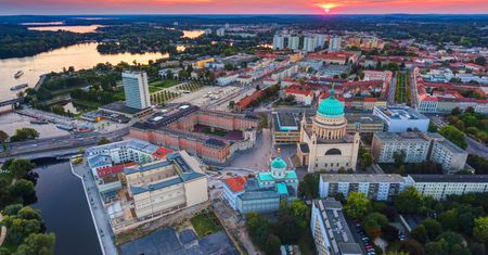 Urzekające miasto blisko Polski. Zaskakuje na każdym kroku