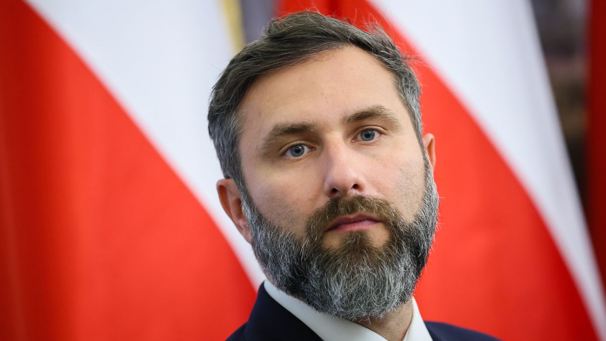 Micha� Kuczmierowski
Leszek Szyma�ski
belweder, odznaczenia, odznaczenie, order, ordery, pa�stwowe, polityk, polityka, portret, przyznanie, wr�czenie