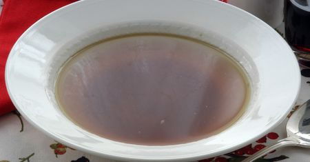 Inny bulion jest idealny na jesień. O wiele bardziej aromatyczny niż rosół