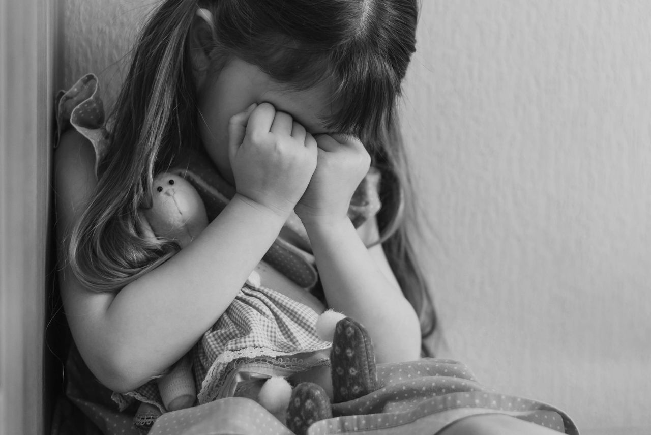 Mroczna strona psychologii. Nieetyczne eksperymenty na dzieciach