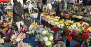 Leszno: Na targowisku przy ul. Holenderskiej mieszkańcy tłumnie odwiedzali stoiska z kwiatami, wiązankami i zniczami