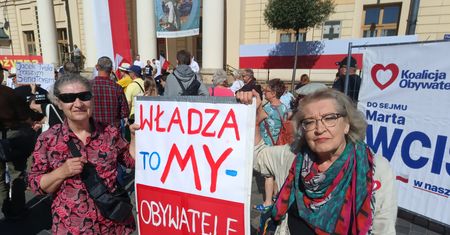 "Osiem lat mieli". Sympatycy PO odpowiadają Ziobrze